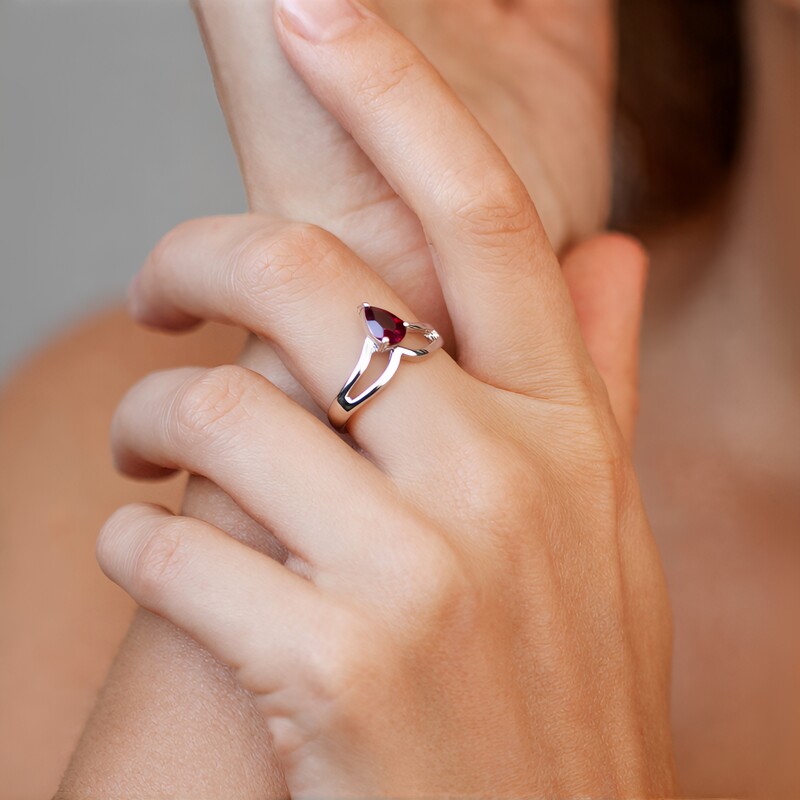 Anello in argento con Zircone Rosa