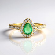 Anillo en plata con Esmeralda de Rusia (Adela Silber)