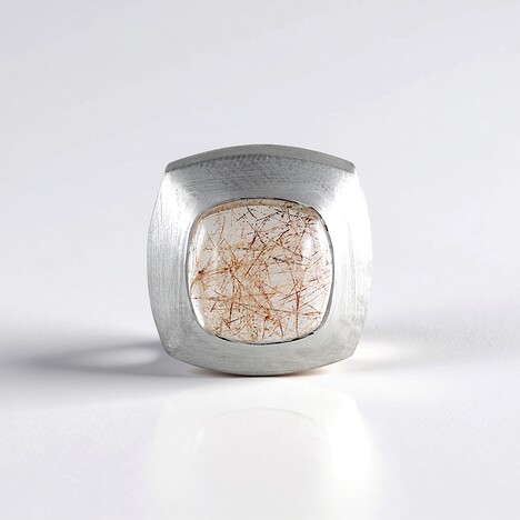 Pendentif en argent et Quartz rutile (Cheveux de Vénus) (MONOSONO COLLECTION)