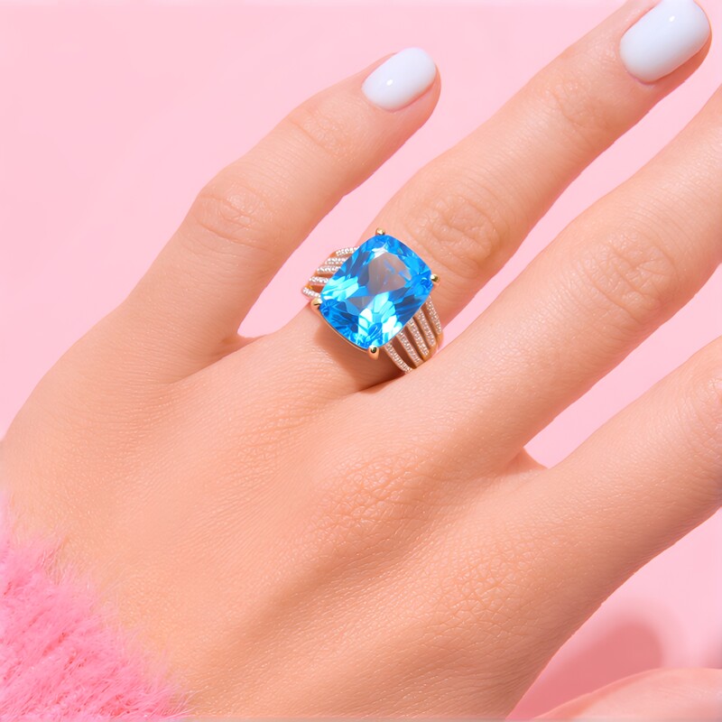 Anello in oro con Topazio Marambaia