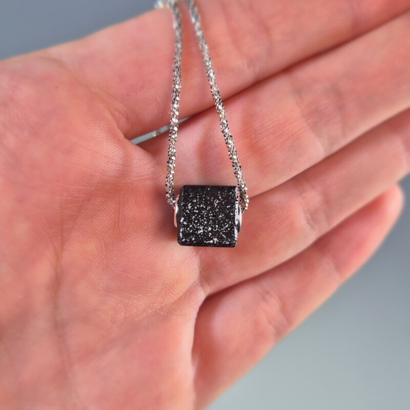 Schwarze Lava-Silberanhänger (MONOSONO COLLECTION)