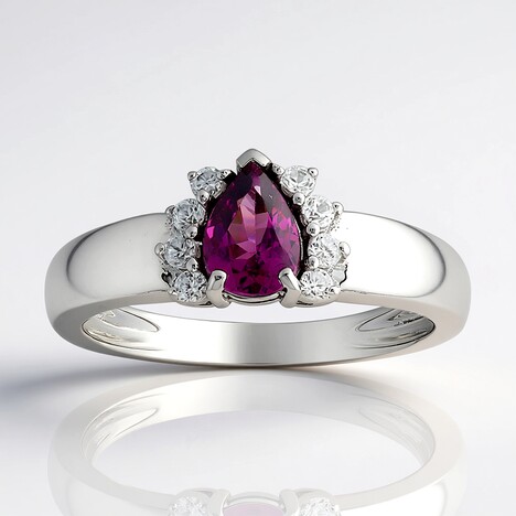 Anello in argento con Granato Magenta