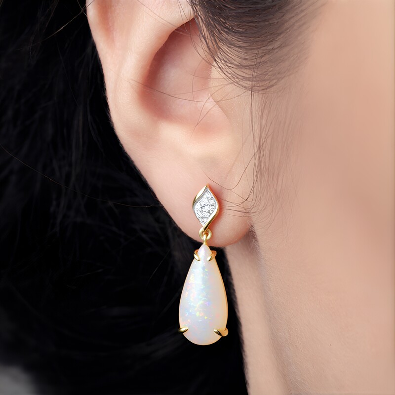 Pendientes en oro con Ópalo blanco de Brasil