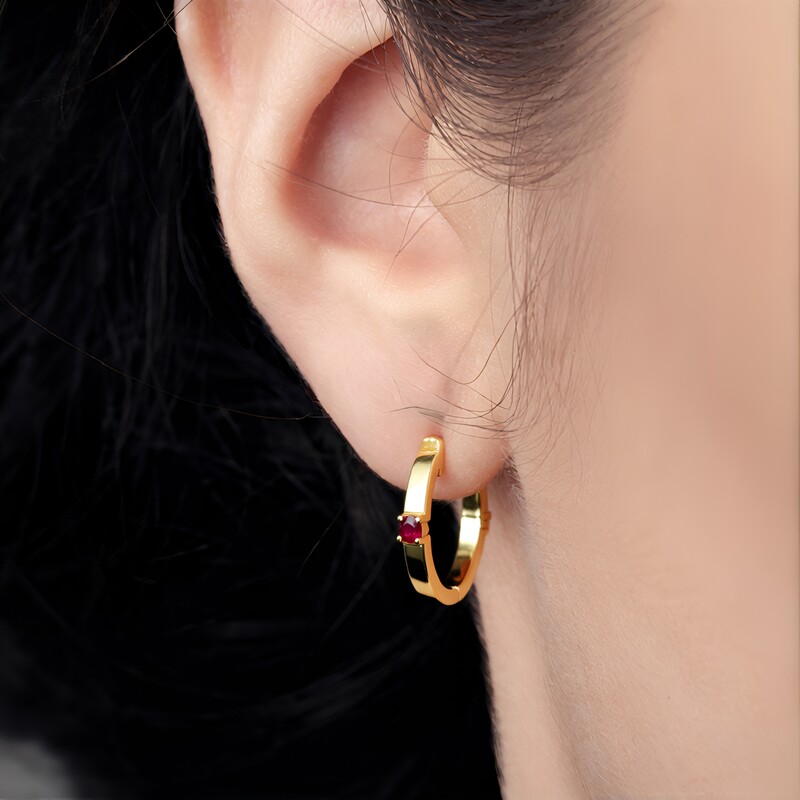 Roter Beryll-Goldohrringe