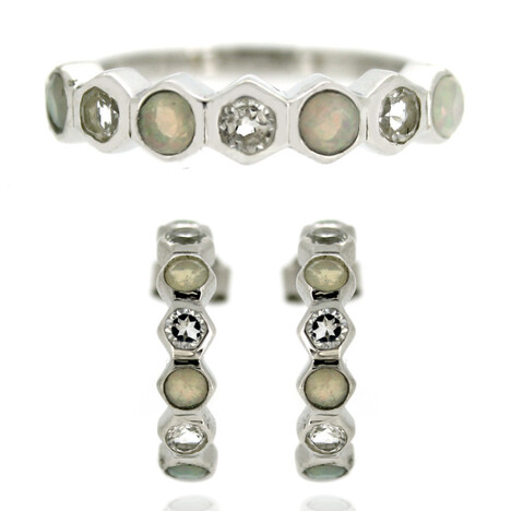 Anello in argento con Opale di Welo