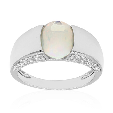 Gouden ring met een Welo-opaal