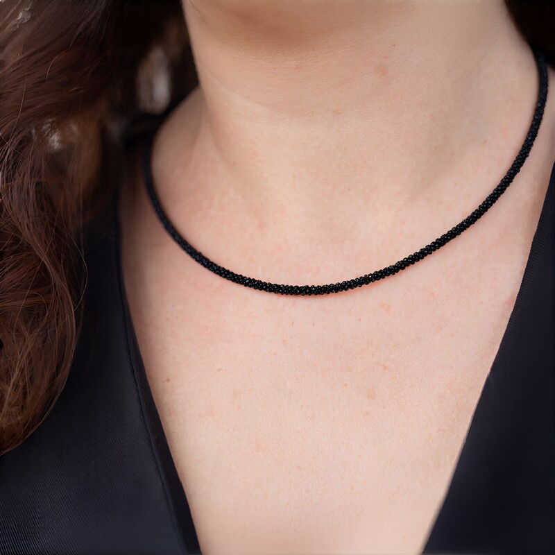 Collar en plata con Espinela negra