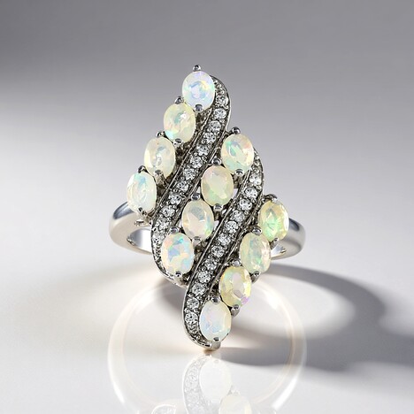 Anello in argento con Opale di Welo