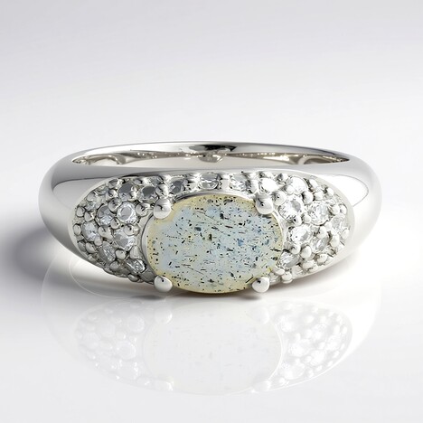 Anello in argento con Labradorite
