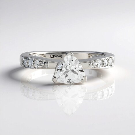 Anello in argento con Topazio Bianco