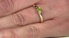 Anillo en oro con Esfena