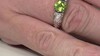 Anillo en plata con Peridoto (de Melo Essence)