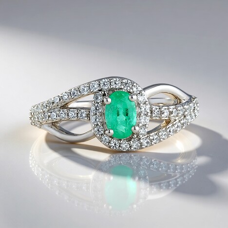 Anello in argento con Smeraldo Russo (Adela Silber)