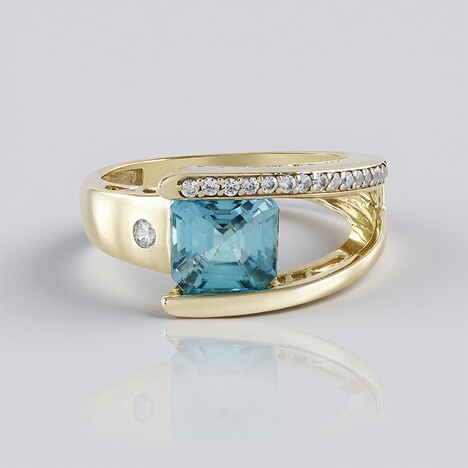 Anello in oro con Zircone Ratanakiri (Adela Gold)