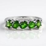 Bague en argent et Diopside de Russie