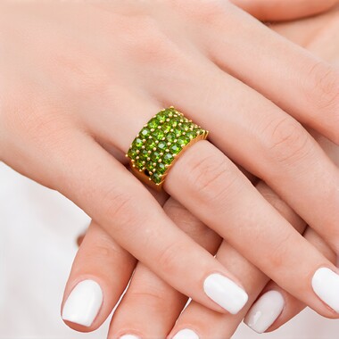 Anillo en plata con Vesuvianita