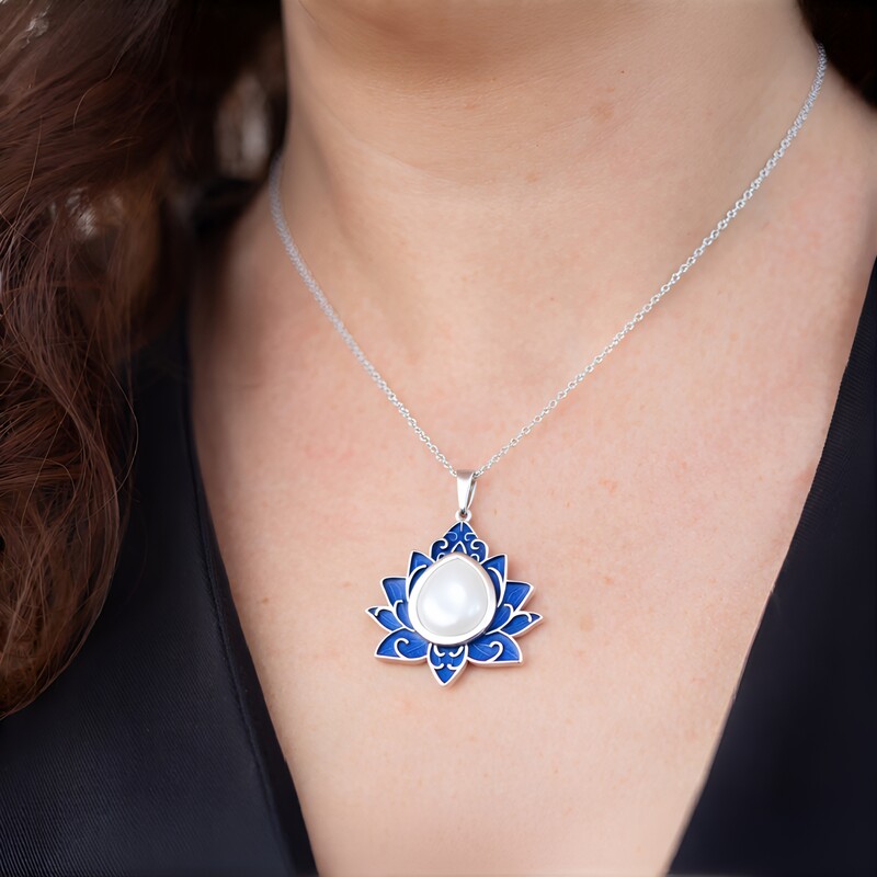 Collana in argento con Pietra di Luna Bianca (Adela Silber)