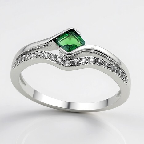 Anello in argento con Tsavorite della Tanzania