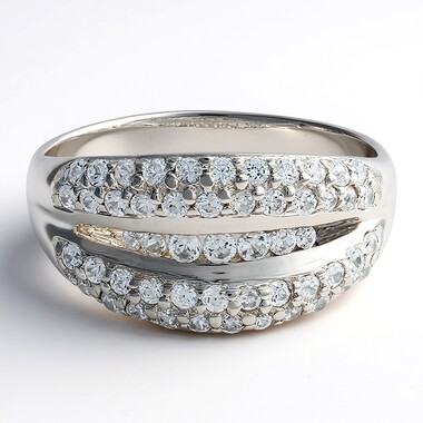 Zilveren ring met zirkonen
