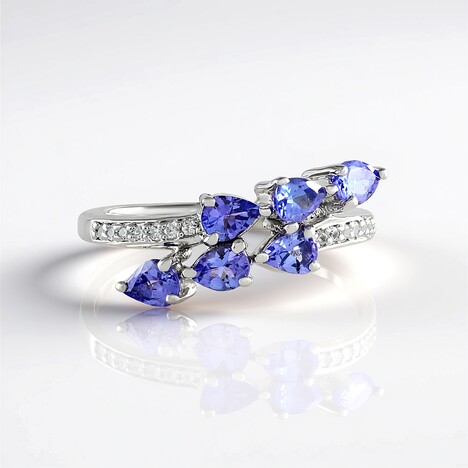 Anello in argento con Tanzanite