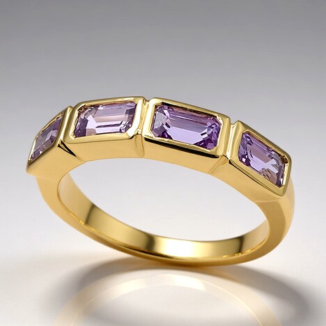 Anello in oro con Zaffiro Ceylon Porpora (non riscaldato)