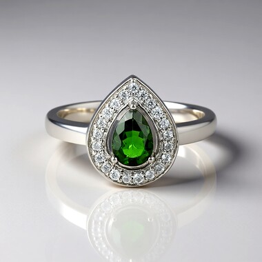 Anello in argento con Diopside Russo