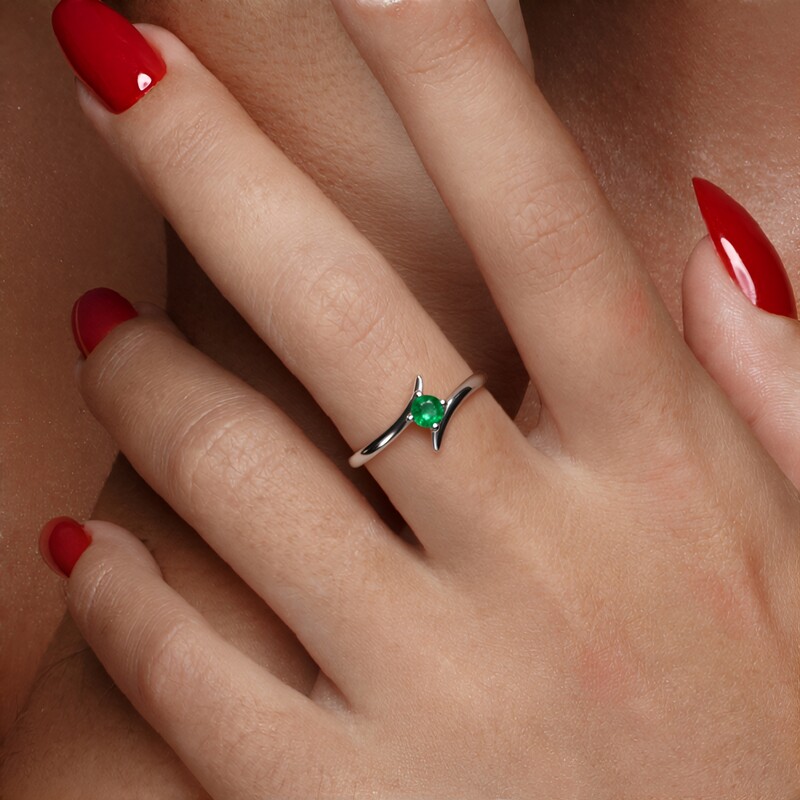 Bague en argent et Emeraude de Colombie
