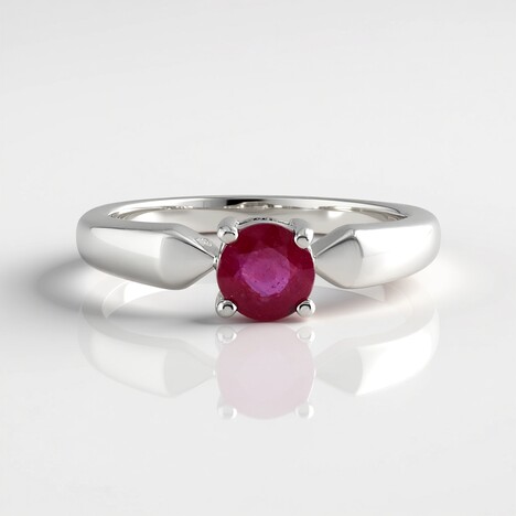 Anello in argento con Rubino Bemainty