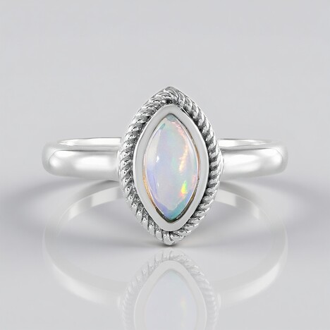 Anello in argento con Opale di Welo
