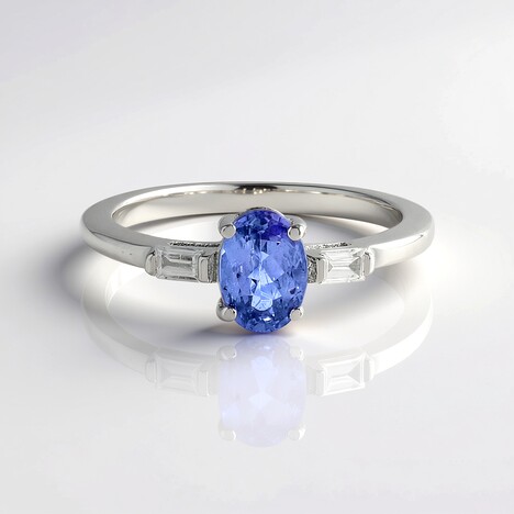 Anello in argento con Tanzanite