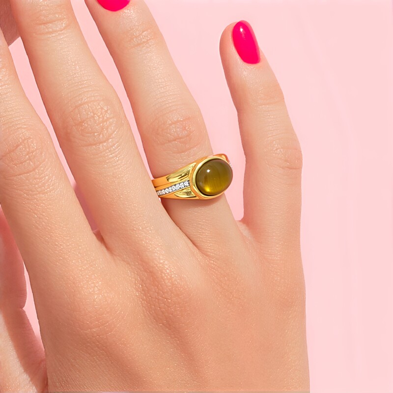 Anillo en oro con Apatita ojos de gato (Tenner Diniz)