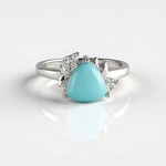 Anello in argento con Calcedonio Blu