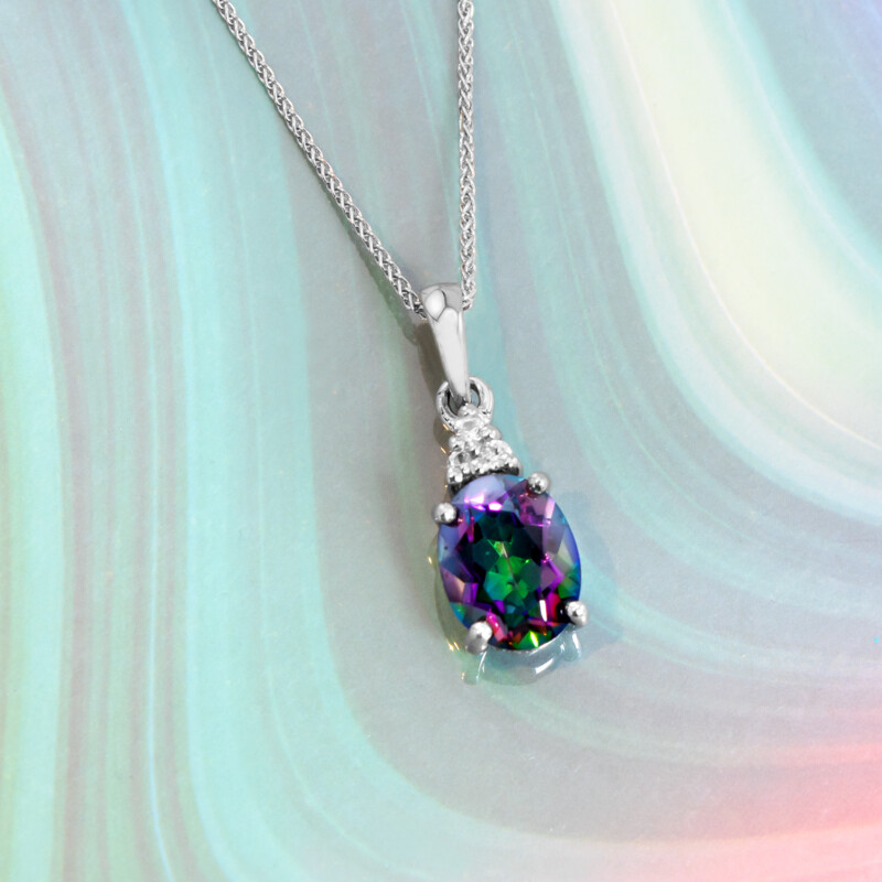 Colgante en plata con Cuarzo místico