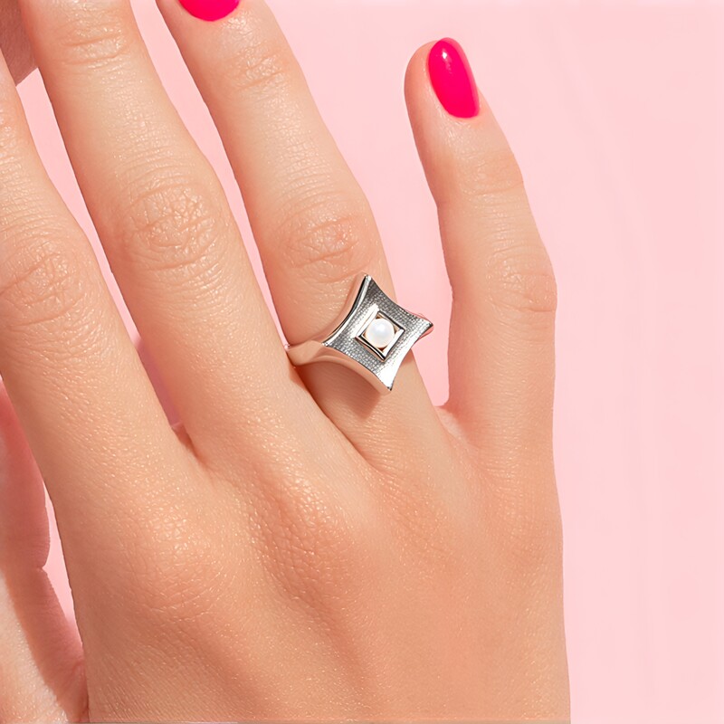 Zilveren ring met een AAA regenboog-maansteen (MONOSONO COLLECTION)