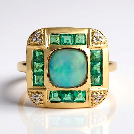 Anello in oro con Opale di Welo AAA (CIRARI)