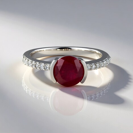 Anello in argento con Rubino del Madagascar