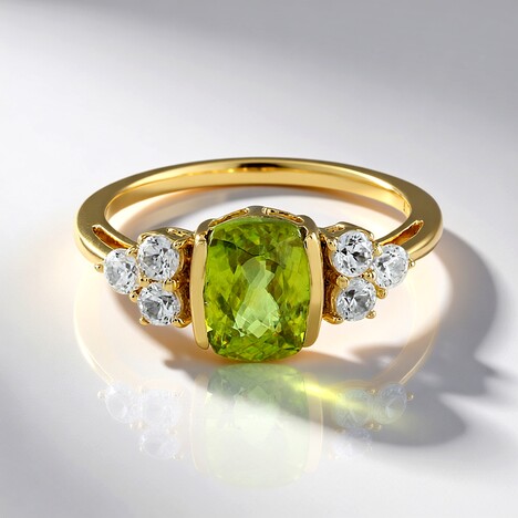 Anello in oro con Sfene
