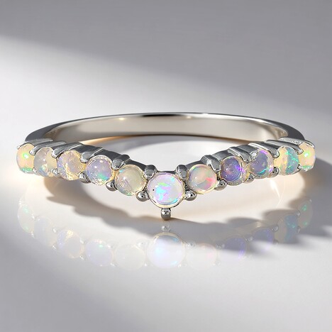 Anello in argento con Opale di Welo