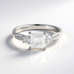 Anello in argento con Topazio Bianco