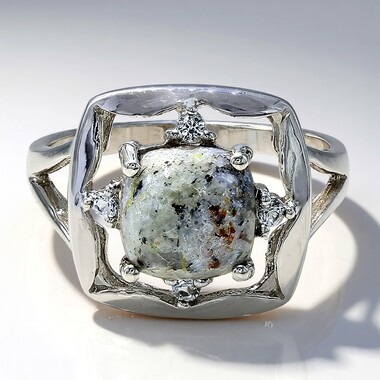 Anello in argento con Astrofillite