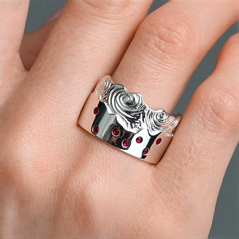 Anillo en plata con Espinela roja noble (de Melo)