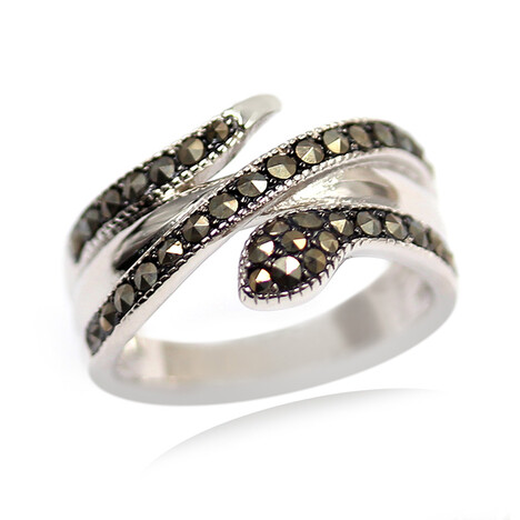 Anello in argento con Marcassite