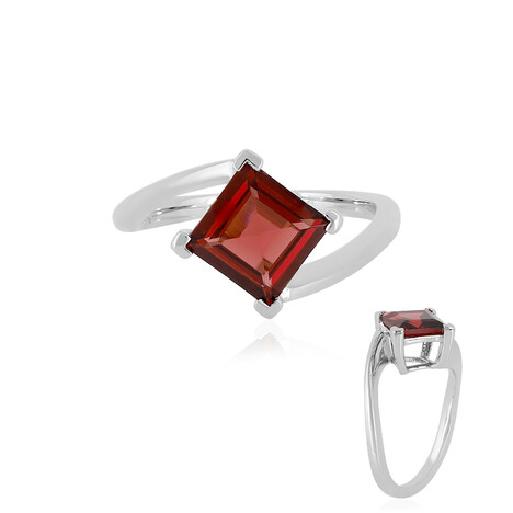 Anello in argento con Granato Mozambico