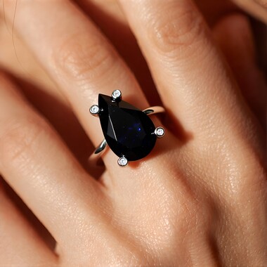 Anello in argento con Spinello Nero