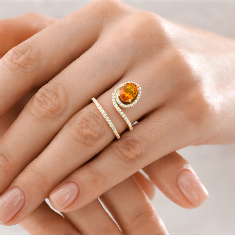 Anillo en oro con Zafiro naranja de Ban Ka Cha