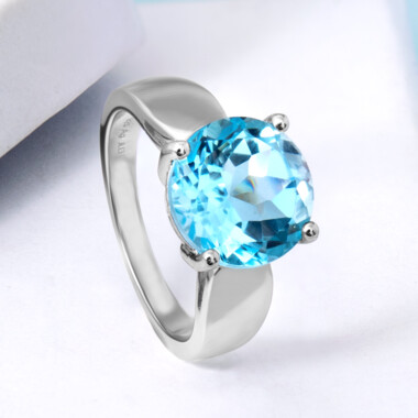 Anello in argento con Topazio Blu Cielo