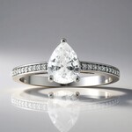 Anello in argento con Zircone