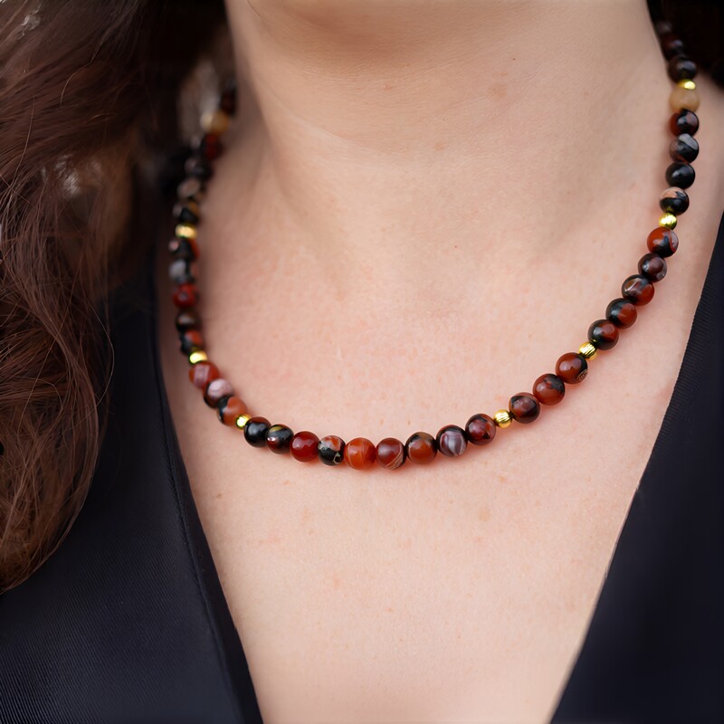 Collana in argento con Agata Rossa Basalto
