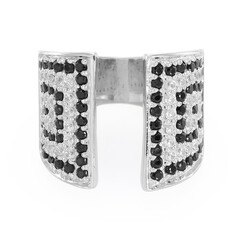 Anillo en plata con Espinela negra