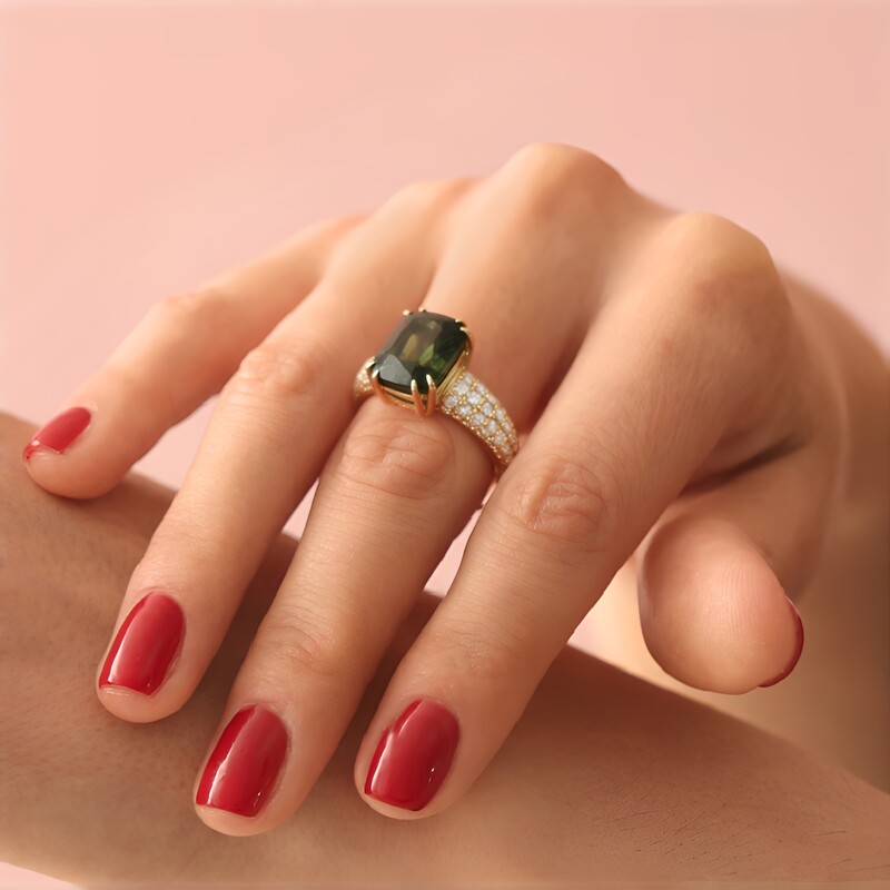 Ludwigit-Peridot-Goldring (de Melo)